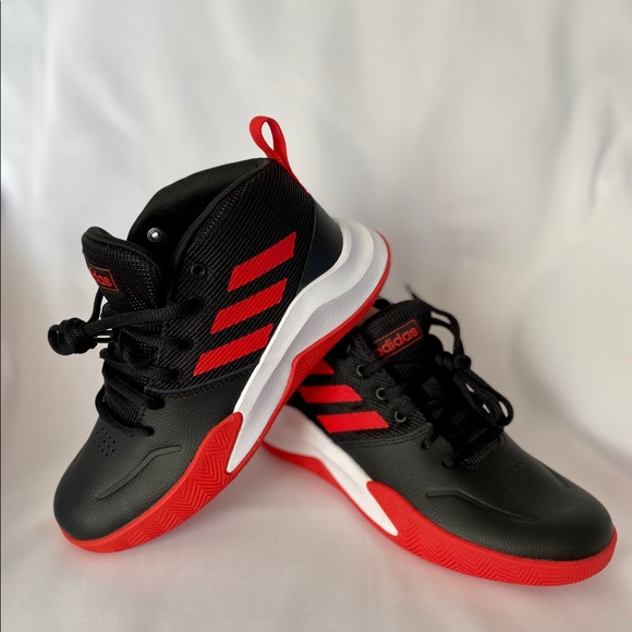 wide basketball shoes